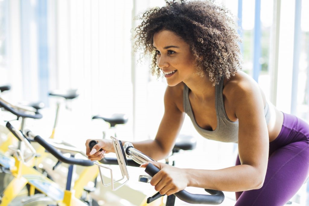 A la hora de prepararnos para nuestra rutina de spinning desde casa, no está de más contar algunos consejos para que el entrenamiento sea más efectivo.